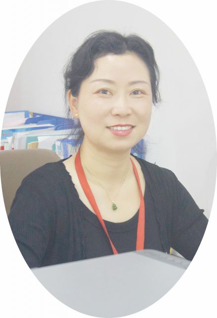 雷辉辉，毕业于湖南农业大学计算机科学与技术专业。“双师型”教师。曾荣获十佳教师、优秀班主任等荣誉称号。